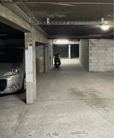Place de parking rés. Claudel Parc