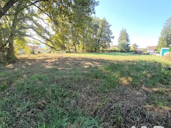 Terrain 977 m²