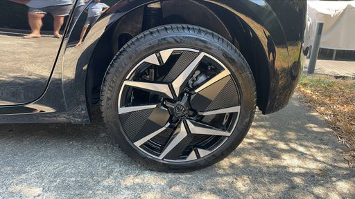 Peugeot 208 1.2 Hybrid 136 e-DSC6 - GT – 2025 – 2859 km – Hybride essence – Boîte Automatique — photo 3