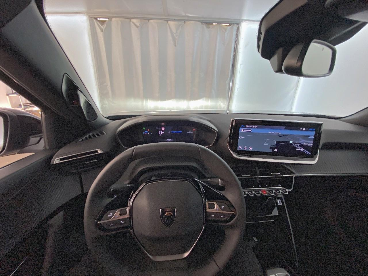 Peugeot 2008 hybrid 145 ch e-dcs6 allure — photo 12
