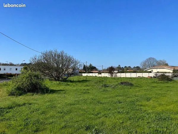 Terrain 1 300 m² Saint Medard En Jalles