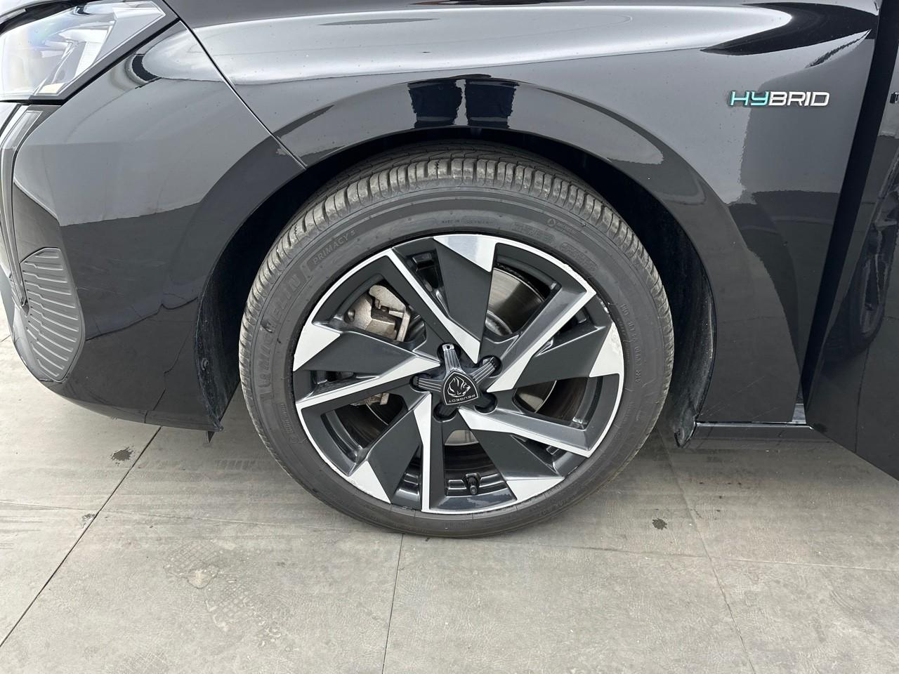 Peugeot 308 phev 180 e-eat8 allure pack — photo 14