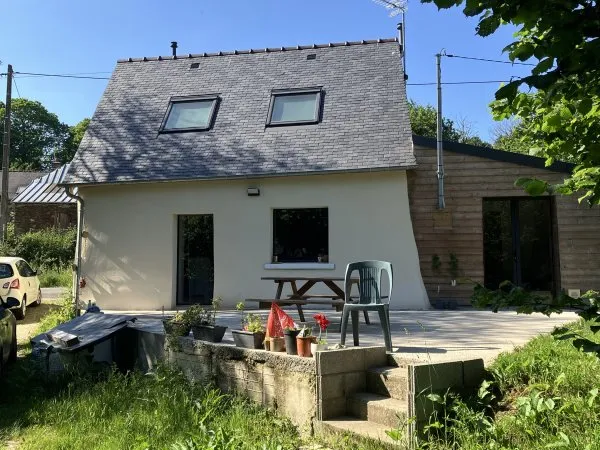 Loue maison avec grand terrain - Loudéac