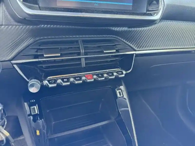 Peugeot 208 puretech 75 s&amp;s bvm5 — photo 15