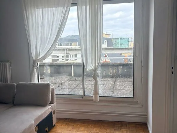 Grand T2 traversant balcon terrasse hypercentre