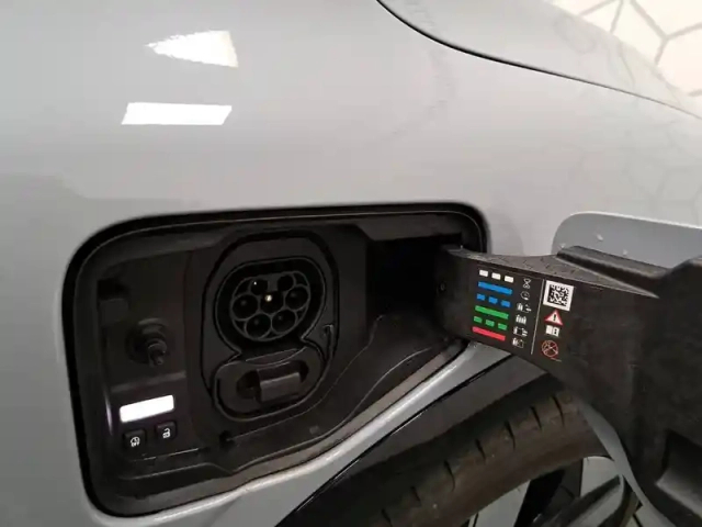 Renault Megane e-tech 220 ch autonomie confort gsr2 — photo 21