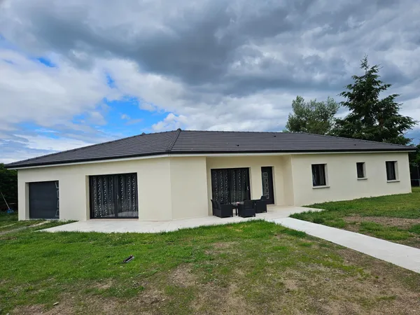 Maison habitation plain pied 170 m² Saint Remy en rollat