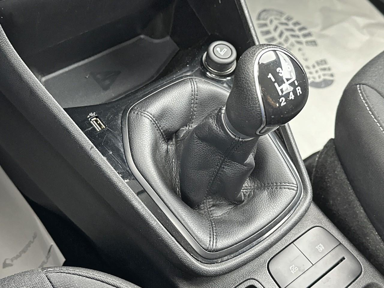 Ford Fiesta 1.0 ecoboost 100 ch s&s bvm6 trend — photo 29
