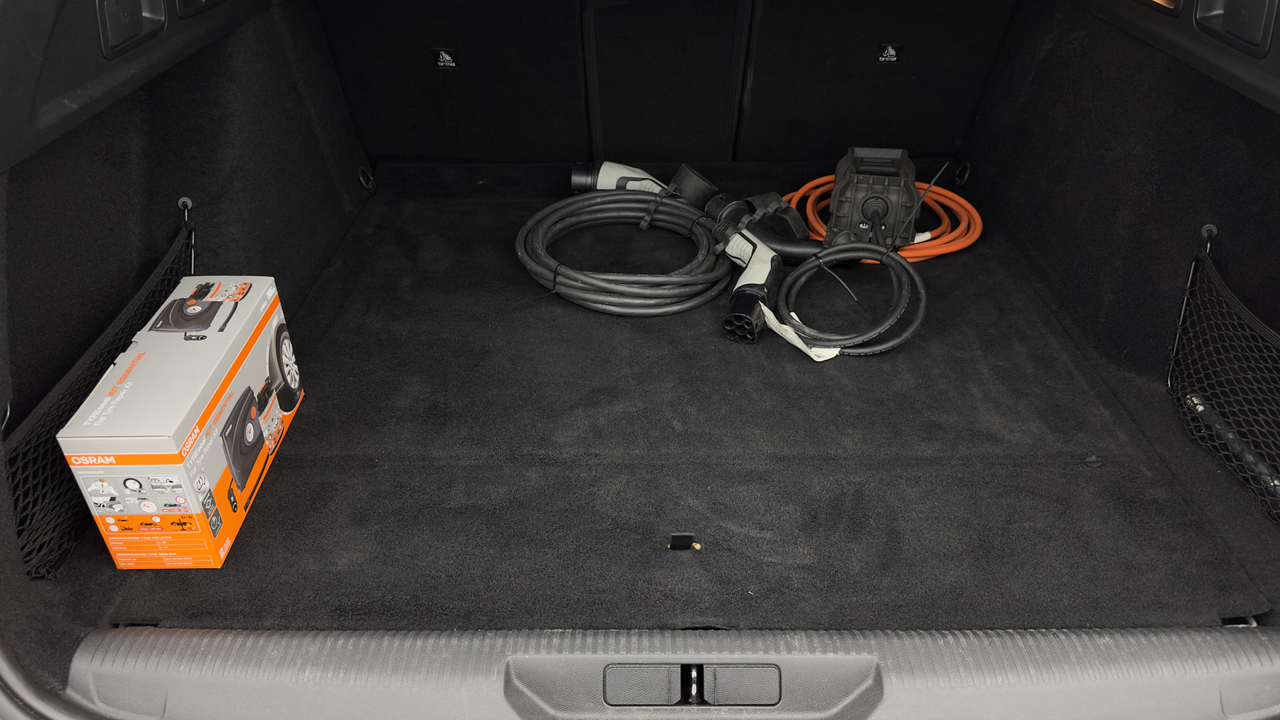 Peugeot 308 SW PHEV 180 e-EAT8 — photo 36