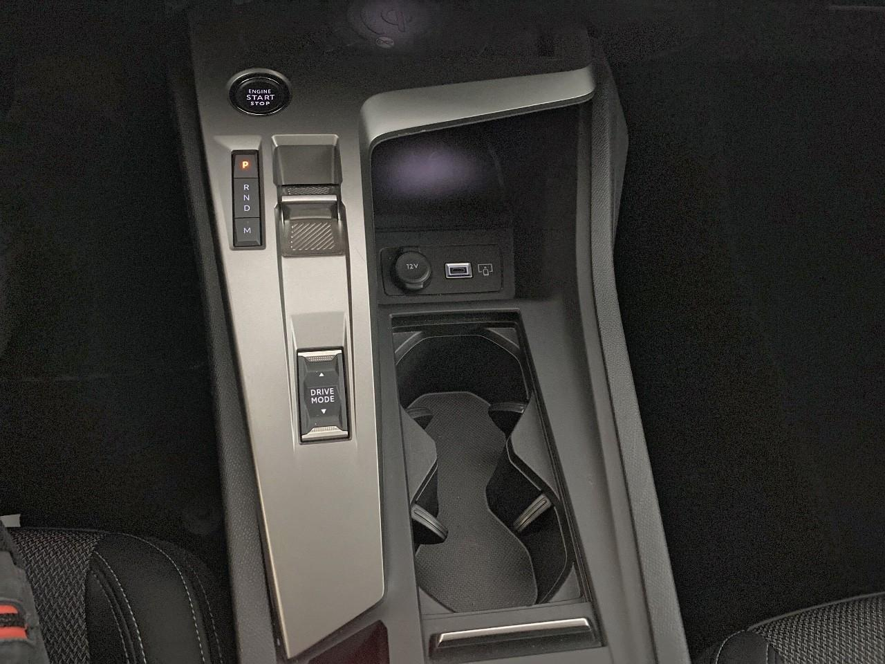Peugeot 308 hybrid 145 e-dcs6 allure — photo 17