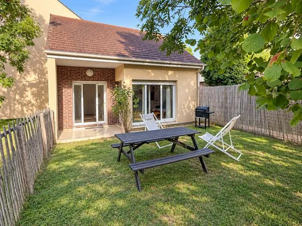Appartement f2 meuble avec jardin
