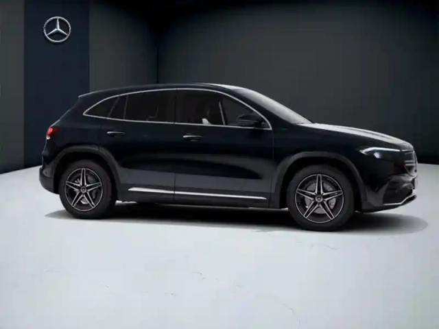 Mercedes Eqa 250+ amg line — photo 16