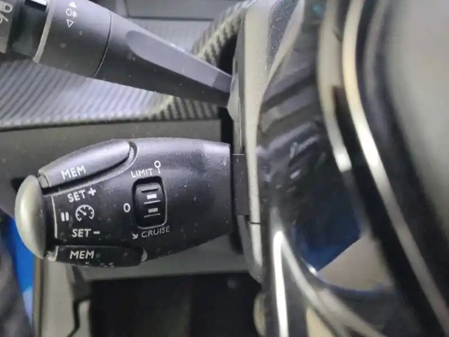 Peugeot 208 electrique 50 kwh 136ch — photo 54