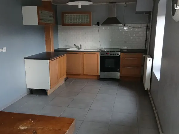 Maison 130 m2 salon séjour cuisine salle de bain et 5 chambres