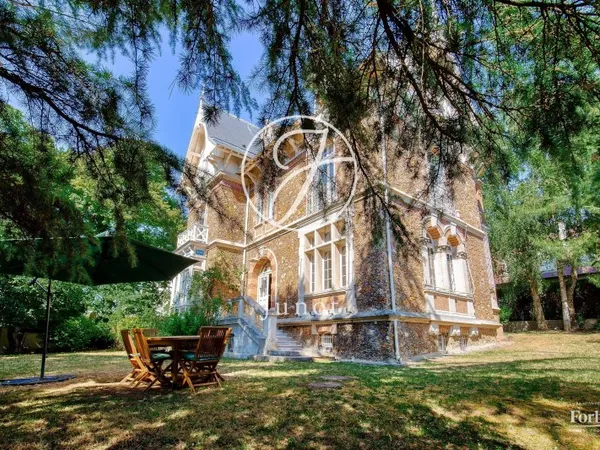 Sèvres - MONESSE - Maison meulière - 473m² - 5 chambres - Terrain 1500m²