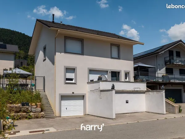 Maison 8 pièces 211 m²