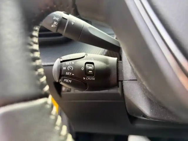 Peugeot 208 electrique 50 kwh 136ch — photo 20