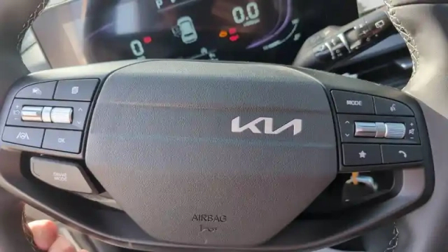 Kia Stonic 1.0 t-gdi 100 ch dct7 — photo 43