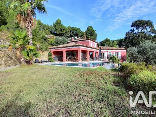 Maison 8 pièces 220 m²