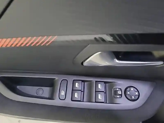 Peugeot 208 electrique 50 kwh 136ch — photo 30