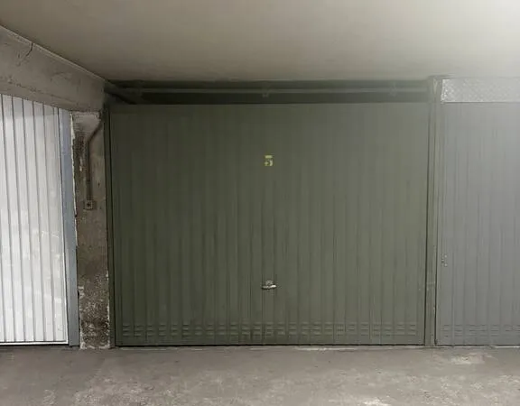 Garage/Parking