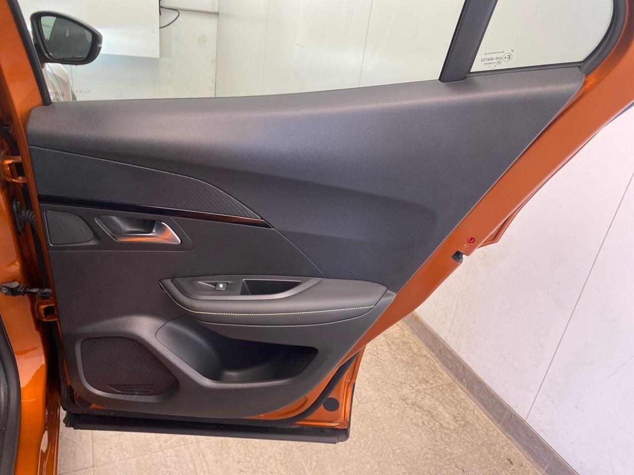 Peugeot 2008 puretech 130 s&s bvm6 gt line — photo 26