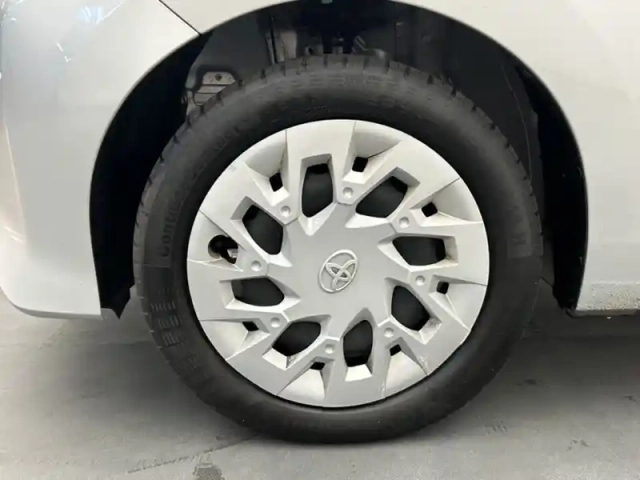Toyota Aygo 1.0 vvt-i x-play — photo 9