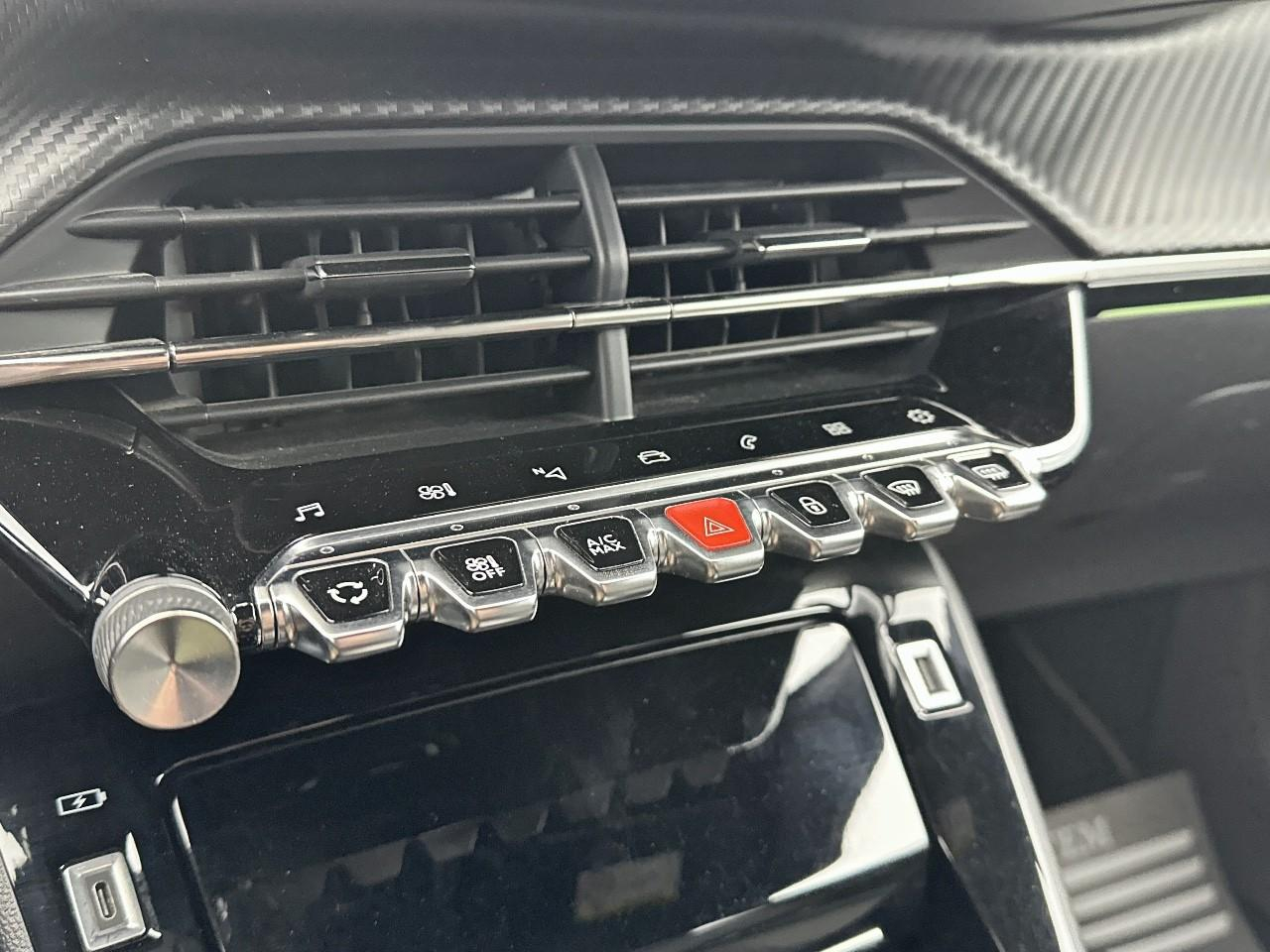 Peugeot 2008 puretech 130 s&s eat8 gt — photo 27