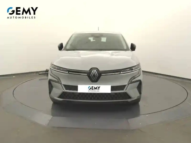 Renault Megane e-tech ev40 130ch standard charge — photo 17