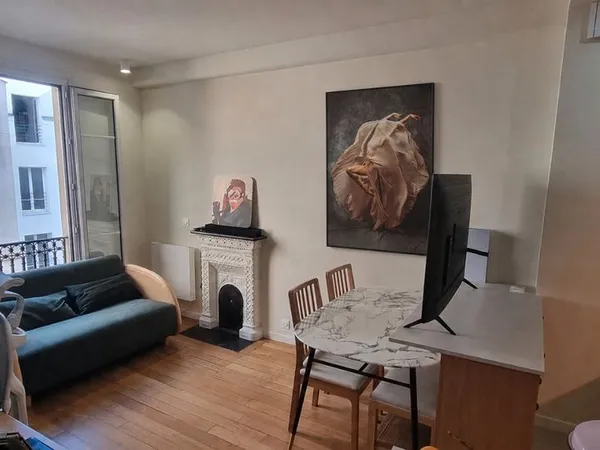 Paris 12e - Beau 2 pièces 45 m² rénové - Parquet, cheminée, belle lumière