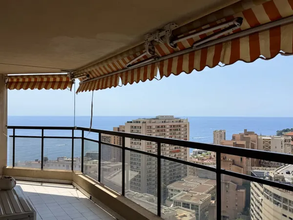 Opportunité rare ! Appartement 5 pièces avec vue mer à rénover