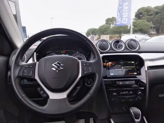 Suzuki Vitara 1.5 dualjet  hybrid auto — photo 5