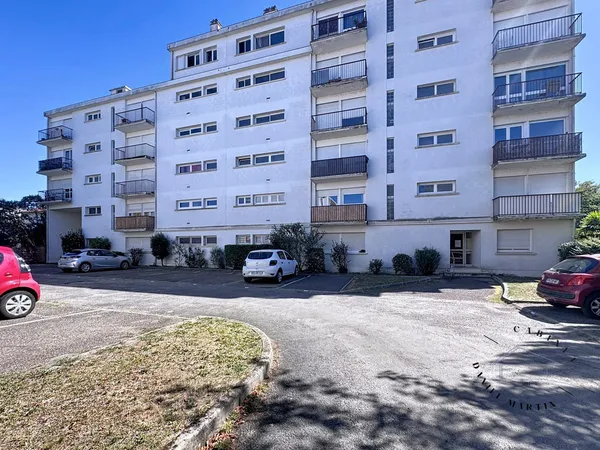 APPARTEMENT T1 AVEC BALCON PROCHE BARRIERE ST GENES TALENCE