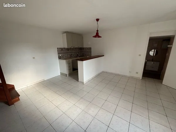 Apparemment F2 centre-ville Lorris