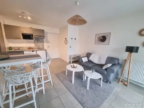 Appartement meublé deux pièces bien situé géographiquement