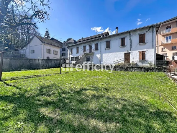 Maison 7 pièces 480 m²