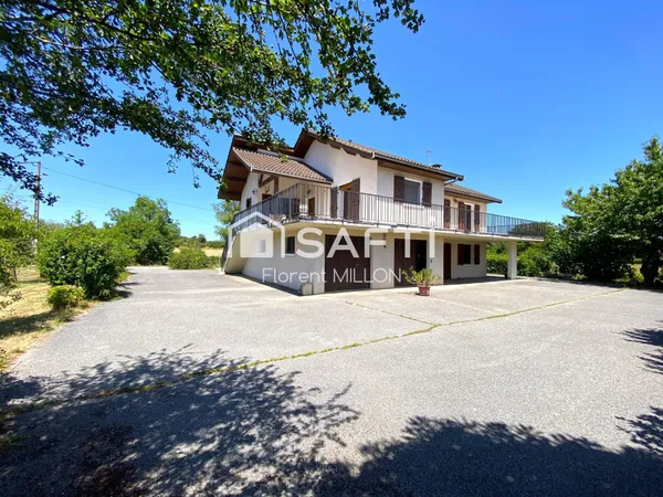 Maison familiale avec dépendance et vue dégagée