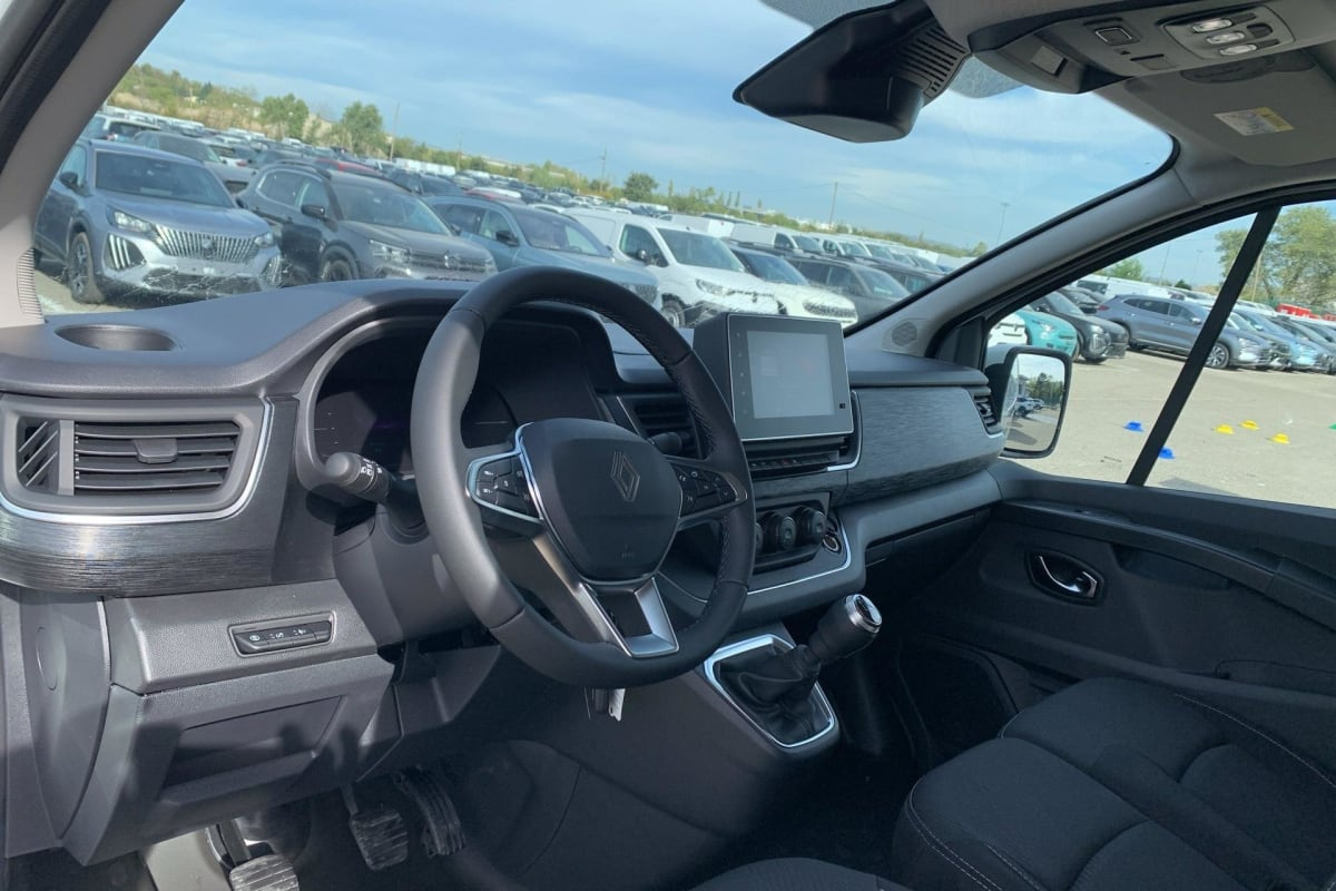 Renault TRAFIC FOURGON — photo 12