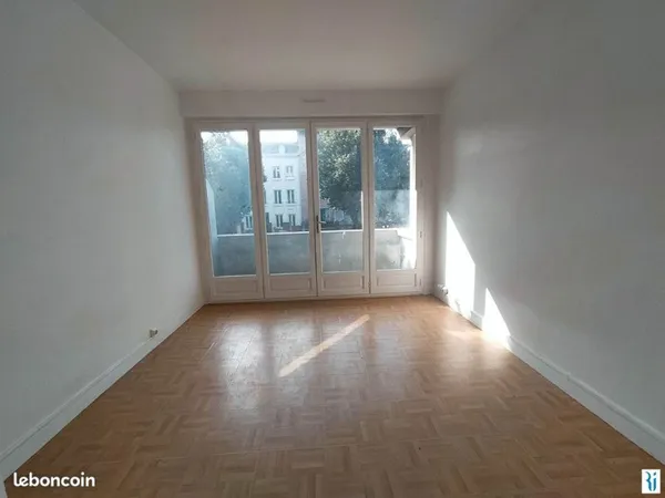 Local 69 m² ROUEN