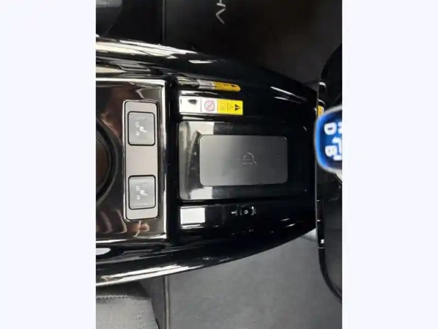 Toyota Prius hybrid rechargeable dynamic pack premium — photo 23