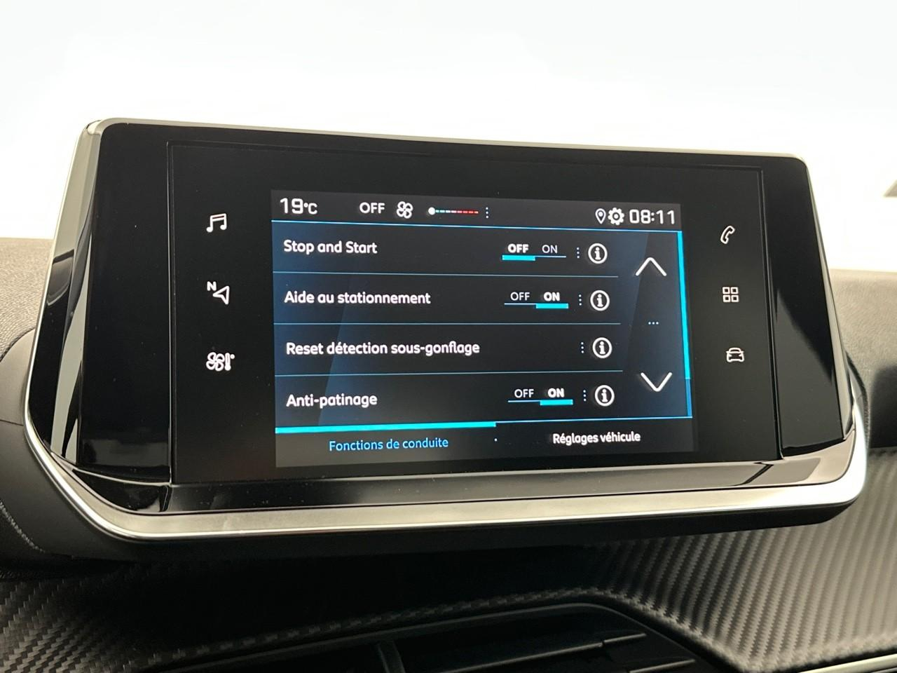 Peugeot 208 puretech 100 s&s bvm6 style — photo 25