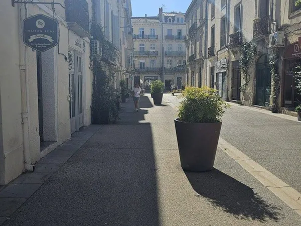 Local commercial 176 m²