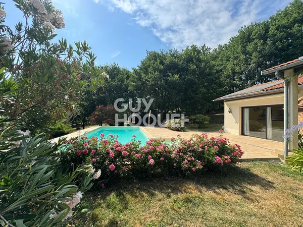 Maison à la camapgne avec piscine
