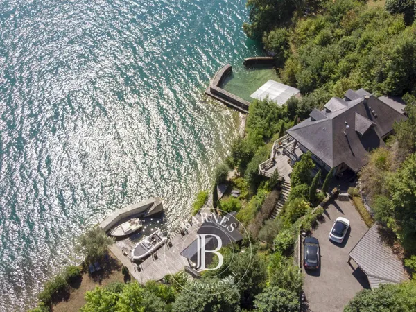 BARNES Aix-les-Bains - BOURDEAU - VILLA PIED DANS L'EAU - PORT PRIVATIF 2 BATEAUX - PLAGE PRIVÉE