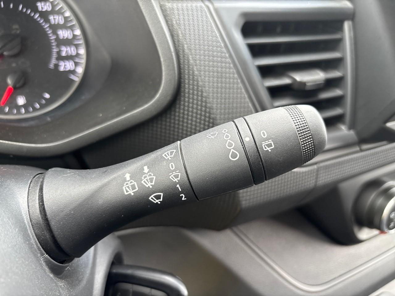 Renault Trafic l2 2.0 blue dci 150ch s&s zen 8 places — photo 30