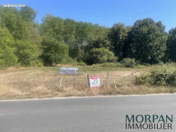 Terrain 700 m² Saint-Selve