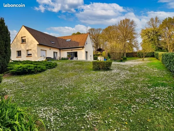 Maison 8 pièces 220 m² - Jardin 2 360 m² avec vue forêt