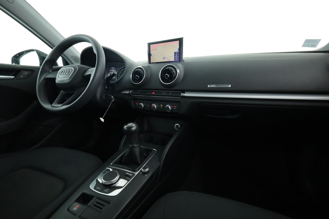 Audi A3 Limousine 30 TFSI — photo 12