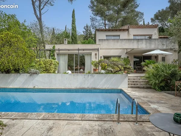 Villa 5 pièces 182 m²