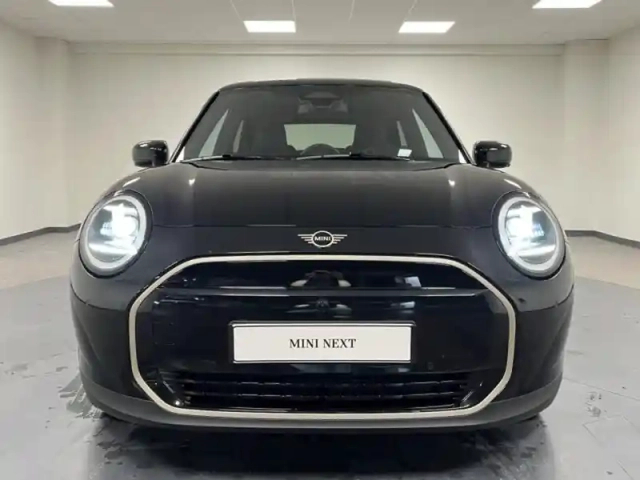Mini Cooper 3 portes e 184ch favoured — photo 2